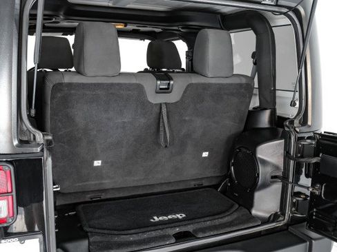 Used 2012 Jeep Wrangler Rubicon image 38