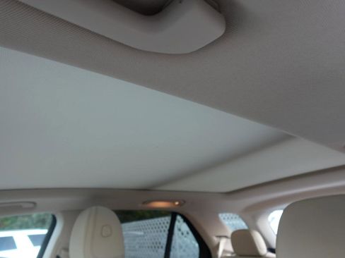 Used 2020 Mercedes-Benz GLE 350 w/ Premium Package image 15