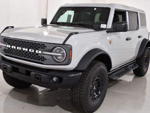 New 2026 Ford Bronco Badlands AWD/4WD image 2
