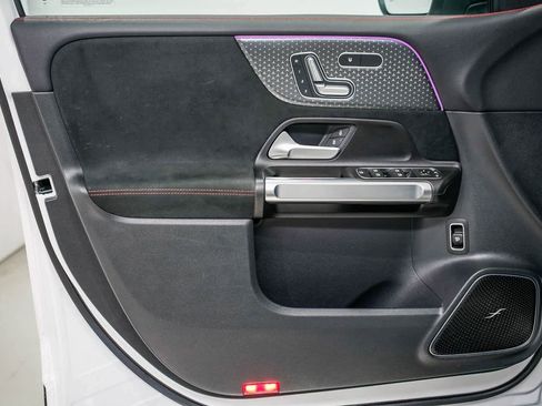 Used 2025 Mercedes-Benz GLB 250 image 18