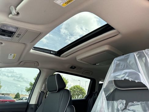 New 2026 Honda Odyssey Touring image 22
