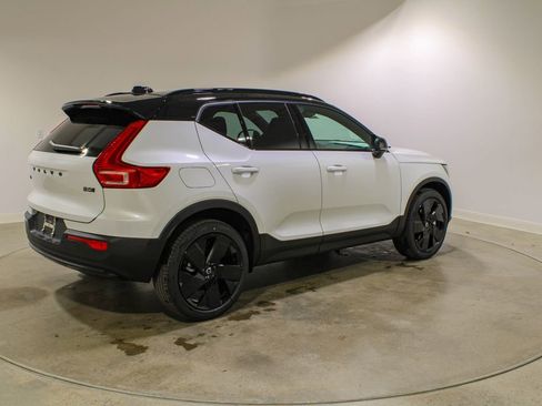 New 2026 Volvo XC40 B5 Ultra w/ Climate Package image 5