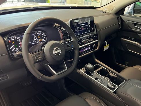Used 2024 Nissan Pathfinder SL w/ SL Premium Package AWD/4WD image 19