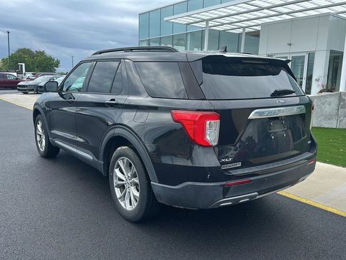 Used 2020 Ford Explorer XLT w/ Equipment Group 202A AWD/4WD image 7