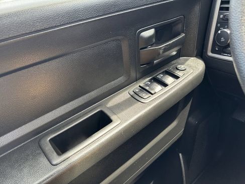Used 2019 RAM 1500 Express AWD/4WD image 17