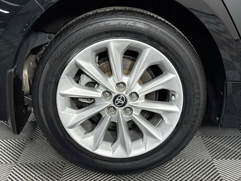 Used 2022 Toyota Corolla XLE image 32