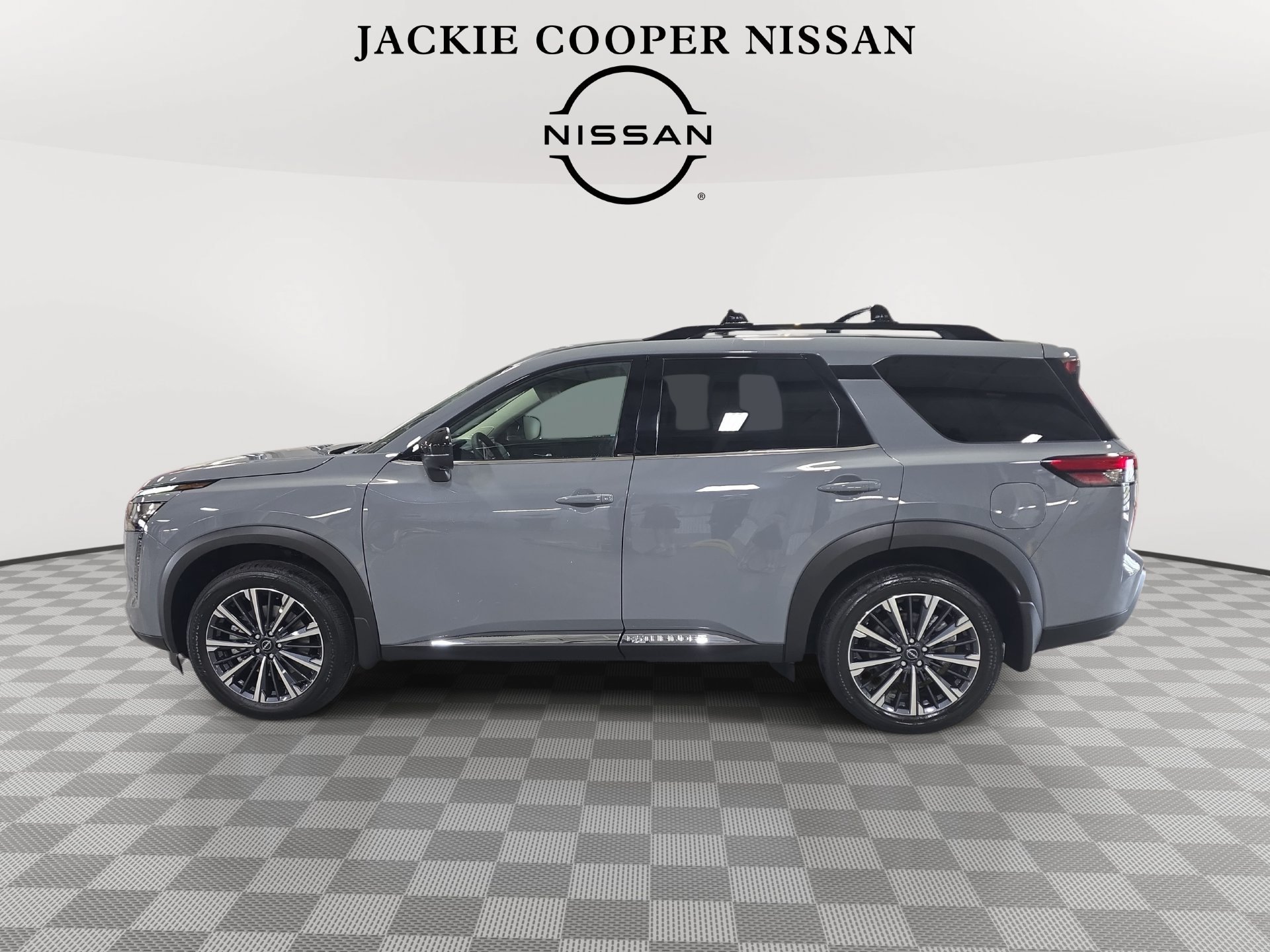New 2026 Nissan Pathfinder Platinum FWD image 8