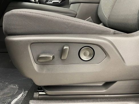 New 2026 Chevrolet Suburban LS image 9