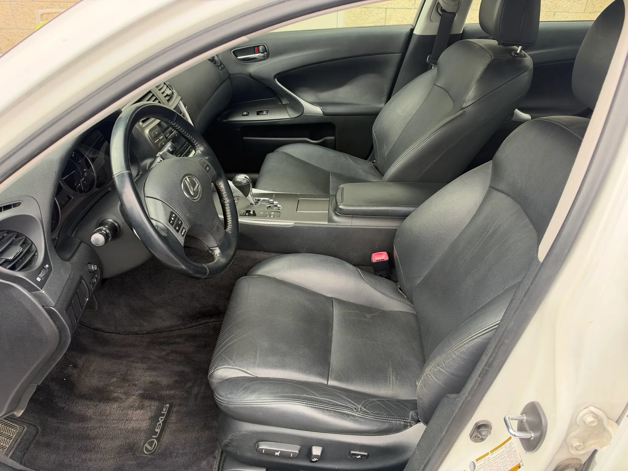 Used 2007 Lexus IS 350 w/ Premium Pkg RWD image 11