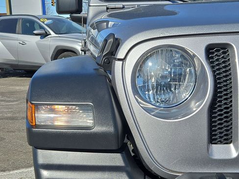 Used 2019 Jeep Wrangler Unlimited Sport S image 34