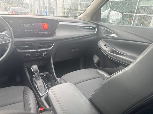 Used 2025 Buick Encore GX Preferred FWD image 32