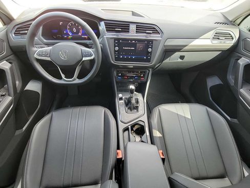 Used 2023 Volkswagen Tiguan SE FWD image 14