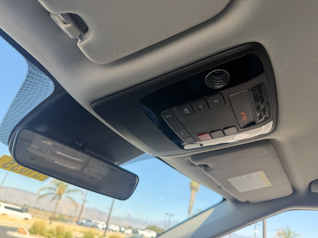 Used 2026 Kia Carnival LXS FWD image 32