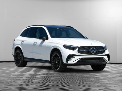 Used 2024 Mercedes-Benz GLC 300 w/ AMG Line image 9