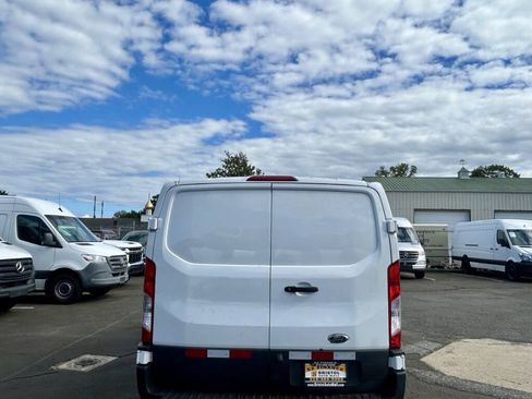 Used 2019 Ford Transit 150 130 Low Roof RWD image 4