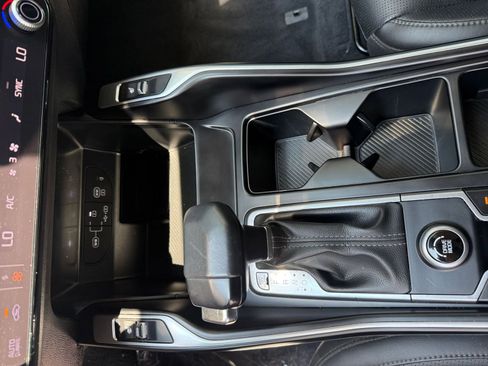 Used 2024 Kia Sorento S FWD image 42