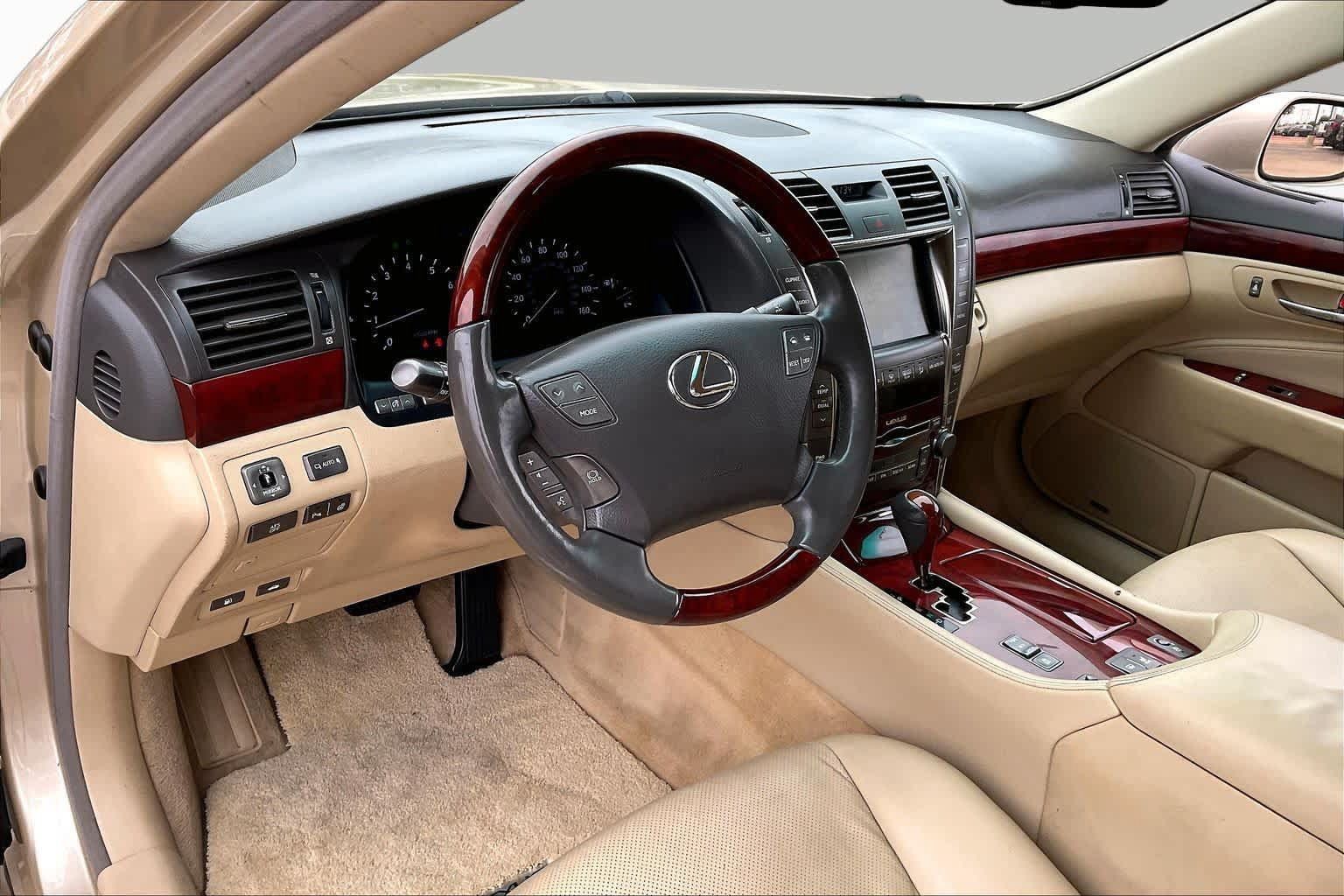 Used 2007 Lexus LS 460 RWD image 17