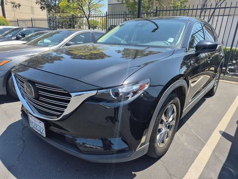 Used 2018 MAZDA CX-9 Touring w/ Touring Premium Package FWD image 2