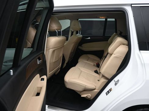 Used 2018 Mercedes-Benz GLS 450 4MATIC image 39