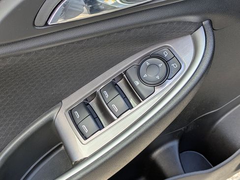 Used 2023 Chevrolet Malibu LT image 11