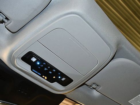 Used 2025 Ford Expedition Max Platinum w/ Driver's Package AWD/4WD image 25