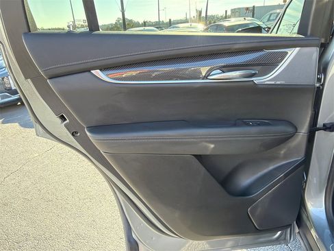 Used 2024 Cadillac XT6 Sport image 22