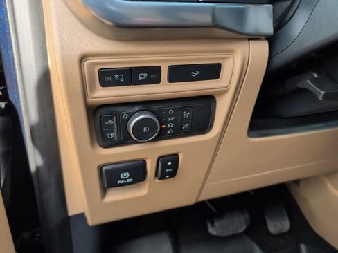 Used 2022 Ford F150 Lariat AWD/4WD image 37