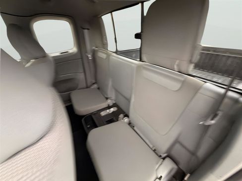 Used 2015 Toyota Tacoma 4x4 Access Cab V6 w/ Convenience Package image 12