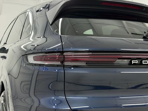 New 2026 Porsche Cayenne AWD/4WD image 18