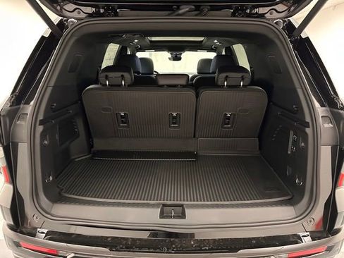 New 2026 Chevrolet Traverse RS w/ LPO, Floor Liner Package FWD image 23