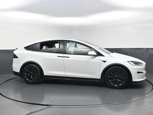 Used 2023 Tesla Model X image 4