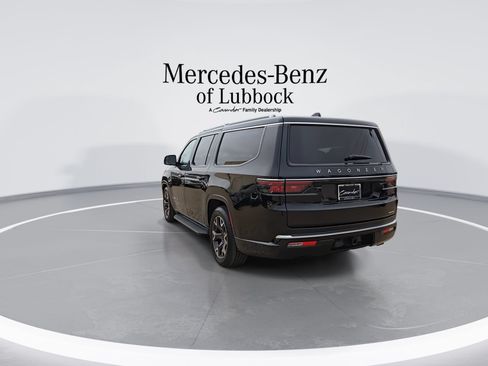 Used 2024 Jeep Wagoneer L Series III w/ Flexible Seating Group AWD/4WD image 7