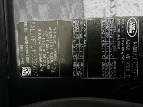 Used 2023 Land Rover Defender 130 SE image 38