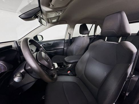 Used 2019 Toyota RAV4 LE FWD image 24