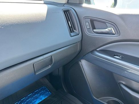 Used 2021 Chevrolet Colorado Z71 AWD/4WD image 28