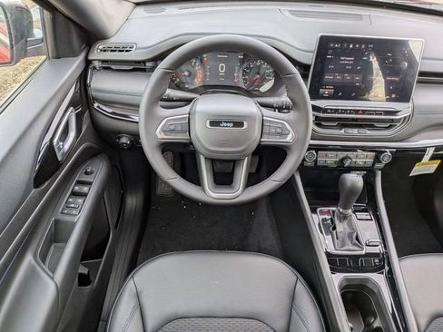 New 2026 Jeep Compass Latitude image 14