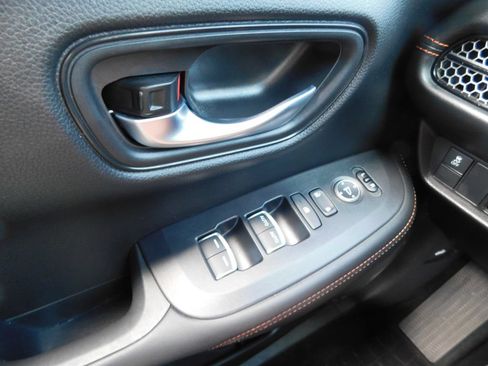 Used 2025 Honda HR-V Sport image 25