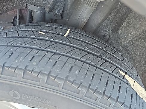 Used 2021 Toyota RAV4 XLE image 43