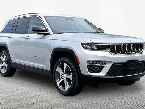 Used 2023 Jeep Grand Cherokee 4WD 4xe image 1