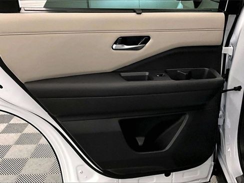 New 2025 Nissan Pathfinder SL image 29