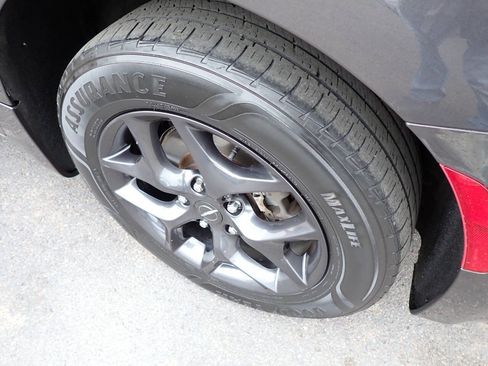 Used 2019 Chrysler Pacifica Touring-L Plus w/ Advanced Safetytec Group FWD image 14