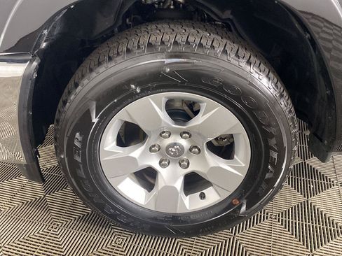 Used 2025 RAM 1500 Big Horn AWD/4WD image 9