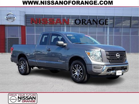 Certified 2024 Nissan Titan SV image 1