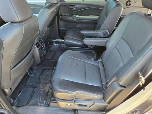 Used 2019 Honda Pilot Touring image 14