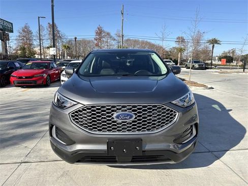 Used 2023 Ford Edge SEL image 2