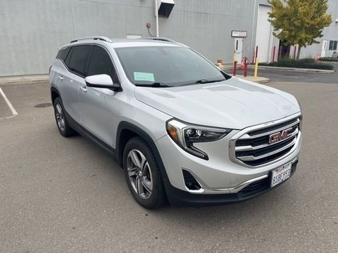 Used 2019 GMC Terrain SLT w/ Preferred Package image 3