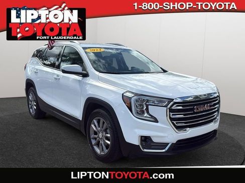 Used 2024 GMC Terrain SLT image 1