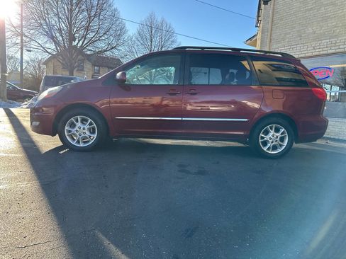 Used 2006 Toyota Sienna XLE Limited image 2