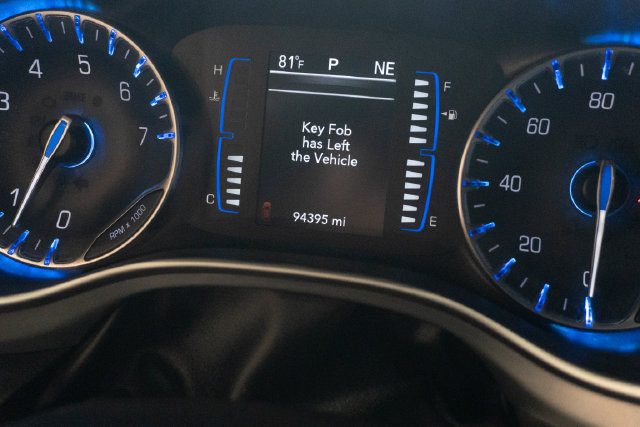 Used 2020 Chrysler Pacifica Touring w/ S Appearance Package FWD image 23