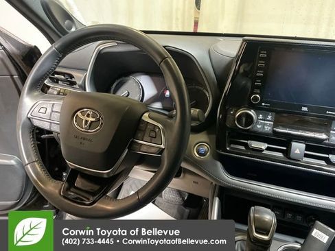 Used 2021 Toyota Highlander XSE image 14